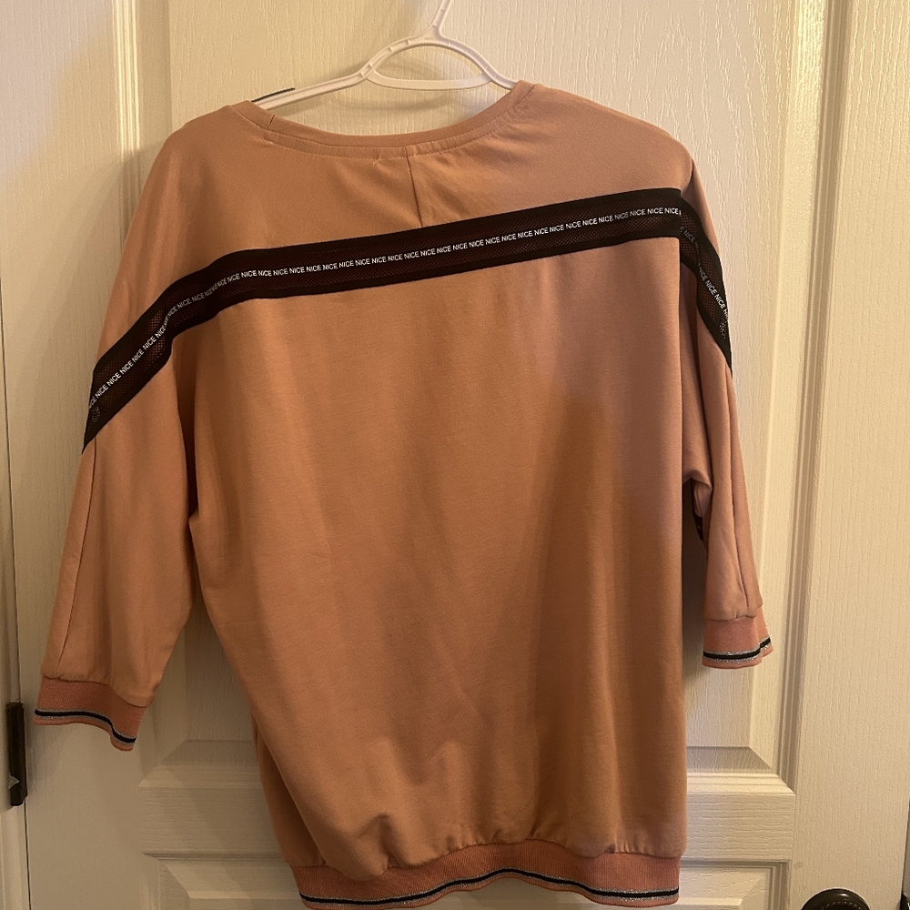 Chicsshe Women's blouse